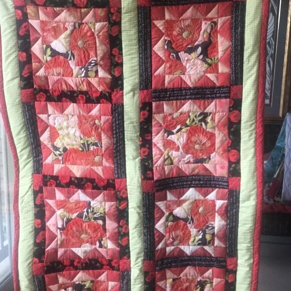 Brand new Hand Crafted Poppies Quilt - Picture 4 of 15